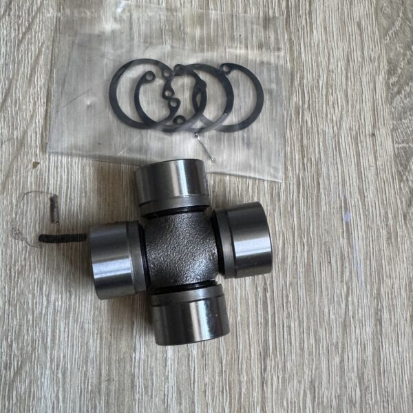 Krzyżak wału napędowego Loncin xwolf 700 tył i przód(od strony mostu)